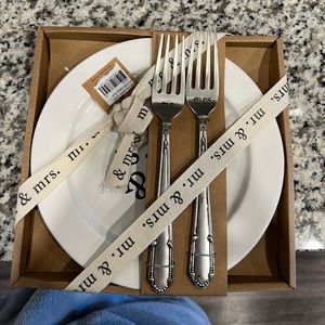 Mr. & Mrs. Plate and knives set